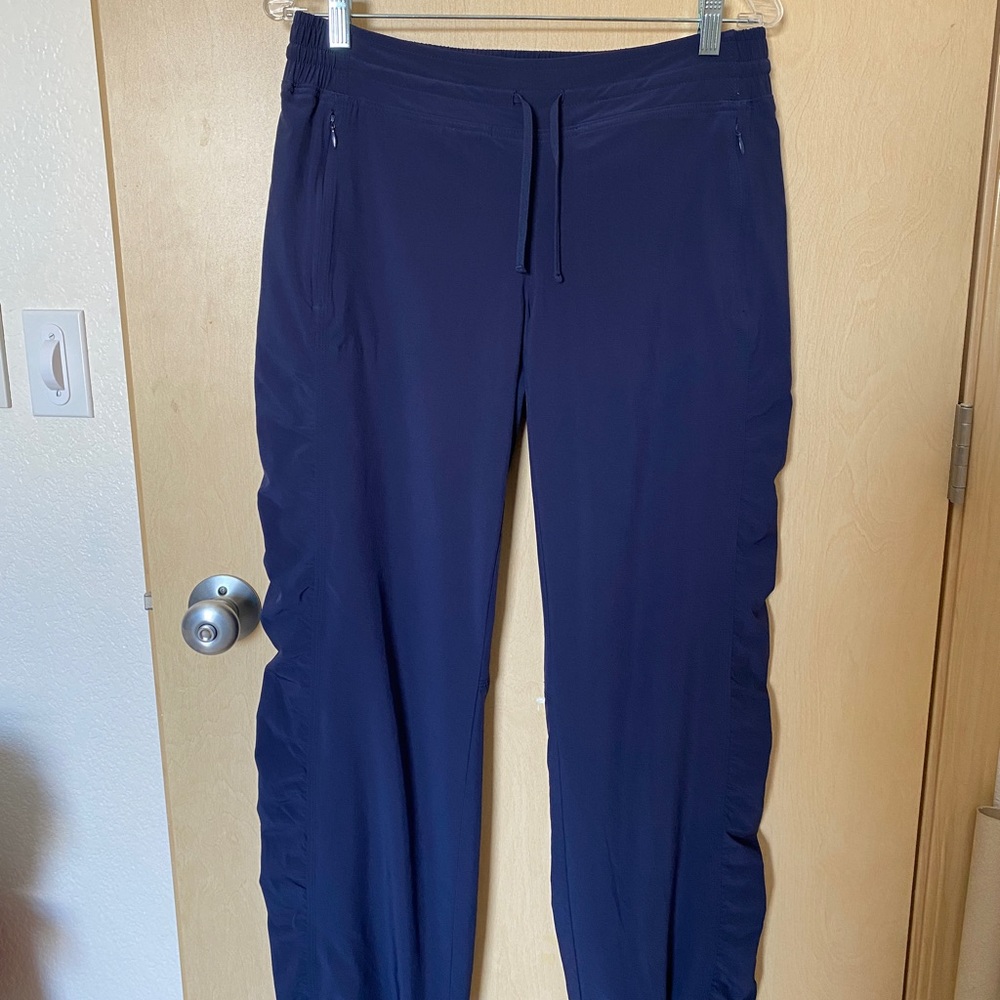 Athleta Fully Lined Athletic Pants Size 10